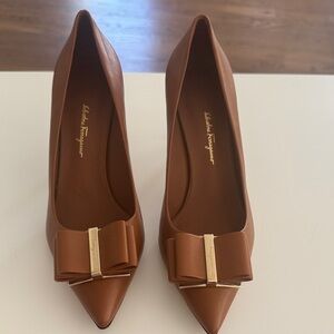 Salvatore Ferragamo Brown Leather Pumps / NEW / Size 9.5
